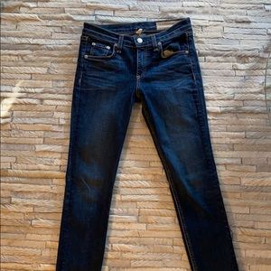 Clean and classic skinny jeans